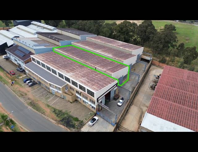 700M² WAREHOUSE TO LET IN LEA GLEN